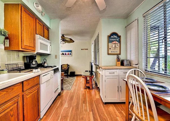Palm Place 2 - Coconut Palm Getaway 623 Clearwater Beach
